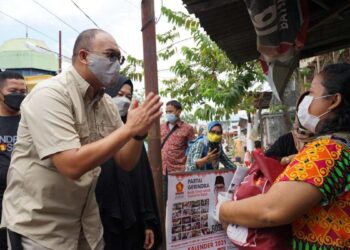 Keliling Sumbar, Andre Rosiade Bagikan Sembako sampai Resmikan Pertashop