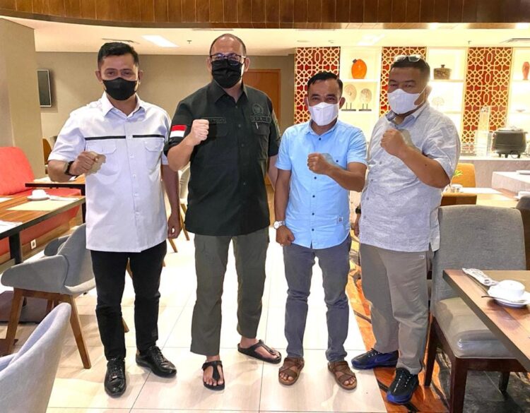 Ketua DPD Gerindra Sumbar Andre Rosiade bersama Ketua DPC Gerindra Kabupaten Solok Jon Firman Pandu, Ketua Fraksi Gerindra DPRD Solok Hafni Hafiz dan Ketua DPD Solok Dodi Hendra.