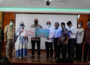 Andre Rosiade Bantu Peralatan Labor untuk Pontren Hamka Rp100 Juta