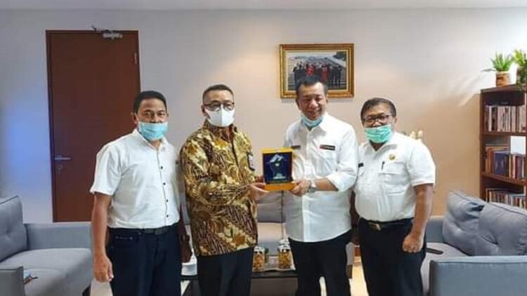 Pemkab Pesisir Selatan Usulkan Bantuan Perumahan Stimulan Swadaya untuk Masyarakat Miskin 1 Bupati Pessel Rusma Yul Anwar bertemu dengan Deputi Perumahan Kementerian PUPR.