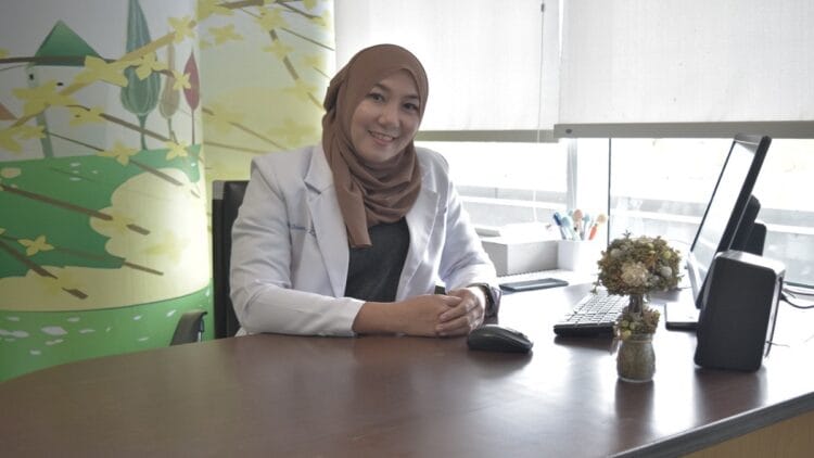 Dokter Spesialis Anak Semen Padang Hospital (SPH) dr. Dhina Lydia Lestari, Sp. A, M. Biomed.
