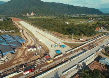 Pengerjaan jalan tol Padang-Sicincin yang merupakan Bagian dari jalan tol Sumbar-Riau.