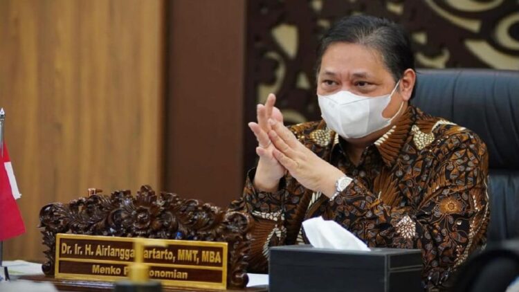 Menko Airlangga Target Akselerasi Pelaksanaan Vaksinasi 1 Juta Per Hari 1 Menko Perekonomian Airlangga Hartarto.