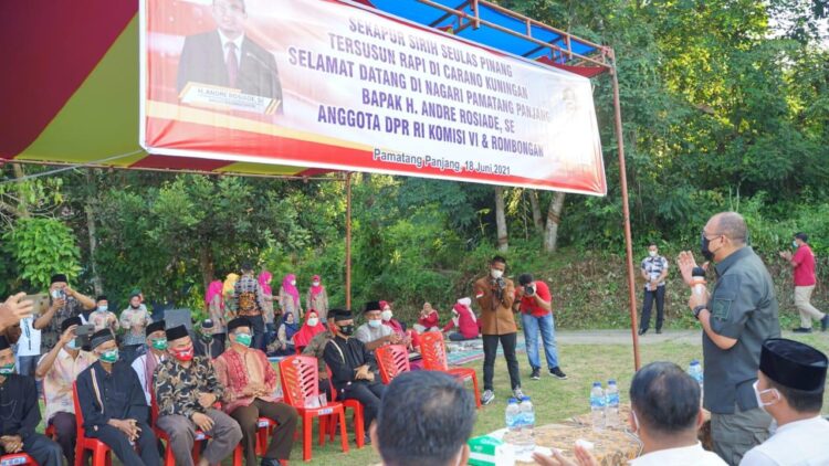 Andre Rosiade meninjau lokasi pembangunan pasar tipe C di Pematang Panjang dengan dana Rp6 miliar yang diperjuangkan Andre dan langsung dikabulkan oleh Kementerian Perdagangan RI.