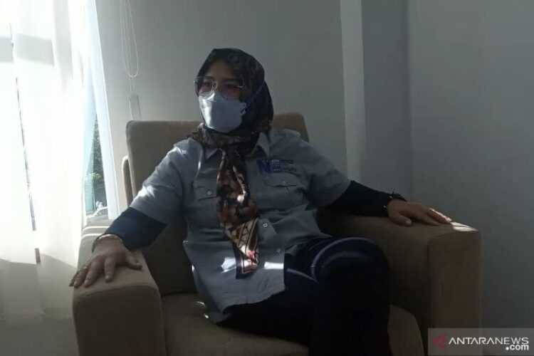 Pimpinan Bank Nagari Cabang Lubukbasung, Shanty Dewi Fauzy.