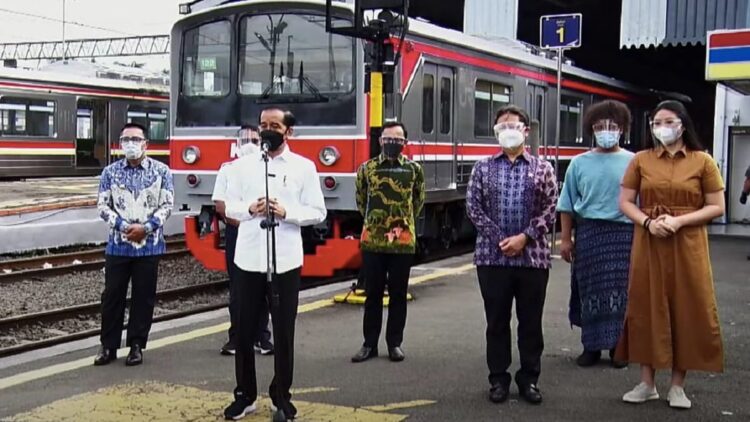 Jumpa pers usai vaksinasi di Stasiun Bogor.