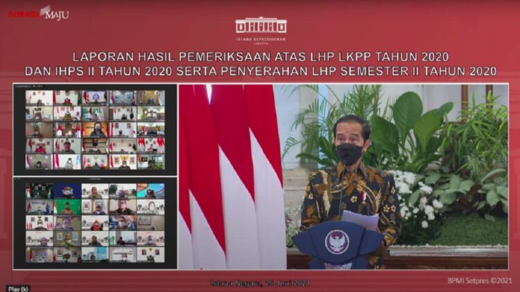 Presiden Jokowi memberikan sambutan pada Penyampaian LHP LKPP 2020, dan IHPS II-2020, serta Penyerahan LHP Semester II-2020, di Istana Negara, Jumat (25/06/2021) pagi. (Sumber: Tangkapan Layar YouTube Sekretariat Presiden)