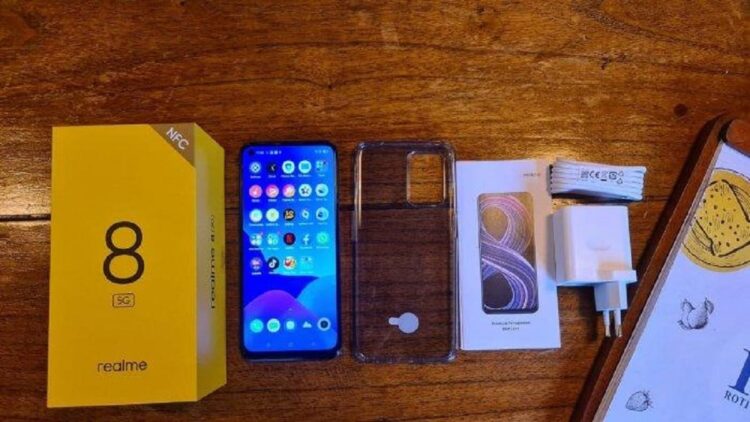 Realme 8 5G.