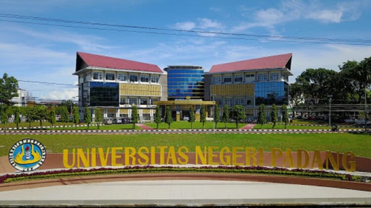 UNP Kukuhkan Lima Guru Besar dan Lepas Satu Dosen Purnabakti 1 Universitas Negeri Padang.