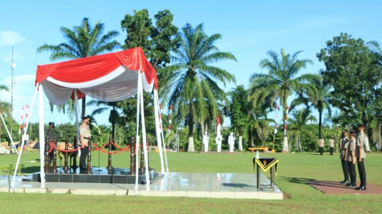 Wakapolda Sumbar Lantik 266 Bintara Polri 1 Wakapolda Sumbar, Brigjend Pol Edi Mardianto melantik ratusan Bintara baru.