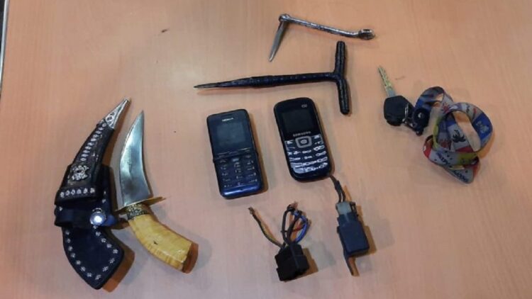 Barang bukti aksi pencurian mobil L300 di Sijunjung,