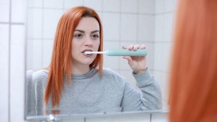 ilustrasi sikat gigi (pixabay}