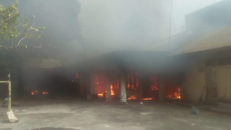 Kebakaran di Simpang Ampera, Cengkeh, Selasa (15/6/2021) sore.