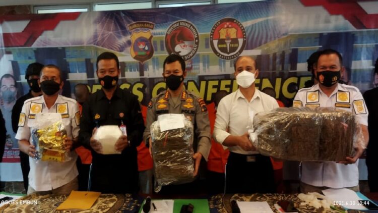 Penangkapan narkoba yang dilakukan Polda Sumbar.