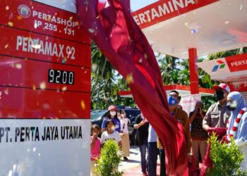 Peduli UMKM Sumbar, Andre Rosiade Resmikan Pertashop di Sungai Limau