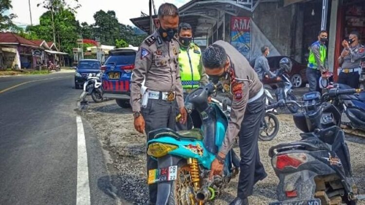 Polisi amankan kendaraan bermotor di Solsel karena melanggar.