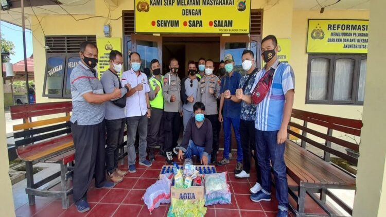 Tukang Palak Sopir Truk di Pintu Masuk Depo Pertamina Teluk Kabung Diciduk Kuda Laut 1 Tersangka pungli diamankan tim Kuda Laut Polsek Bungus Teluk Kabung.