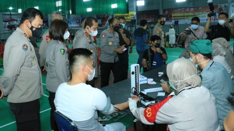 Ikut Vaksinasi Covid-19 Polda Sumbar, Masyarakat : Terimakasih Polri 1 Vaksinasi Polda Sumbar.