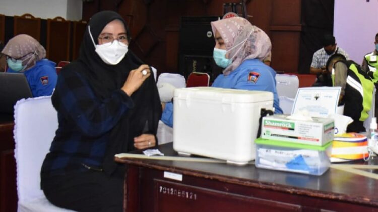 Vaksinasi yang digelar Semen Padang.