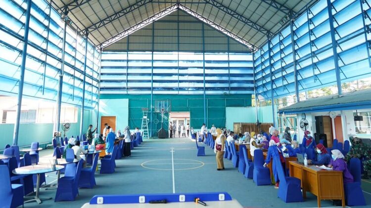 Vaksinasi yang digelar PLN group untuk ratusan karyawannya.