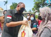 Andre Rosiade Berbagi Ratusan Sembako di Indarung, Lubukkilangan, Padang