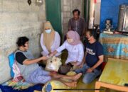 Andre Rosiade Bantu Pengobatan Anak Penjahit Karung yang Stroke di Gadut Padang