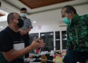Alhamdulillah! Andre Rosiade Fasilitasi Pemulangan Pria Viral Tidur di Trotoar ke Padang
