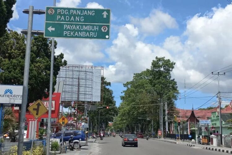Polisi: Penyekatan PPKM di Bukittinggi Berbeda dengan yang Beredar di Medsos 1 Jalur lalu lintas di Bukittinggi setelah penyekatan