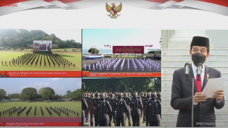 Upacara Prasetya Perwira (Praspa) TNI-Polri Tahun 2021, Selasa (13/07/2021) pagi, di Halaman Istana Merdeka, Jakarta. (Sumber: Tangkapan Layar YouTube Sekretariat Presiden)