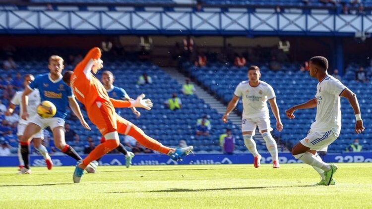 Laga Pramusim: Real Madrid Bertekuk Lutut oleh Rangers, Inter Menang Telak 1 Laga ujicoba Rangers kontra Real Madrid.
