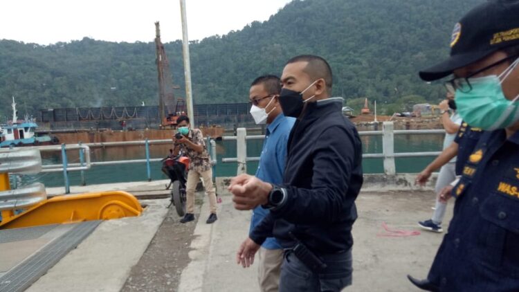 Bersiap! Naik Transportasi Laut dan Darat di Sumbar harus Ada Bukti Vaksin 1 Wagub Sumbar kunjungi pelabuhan.