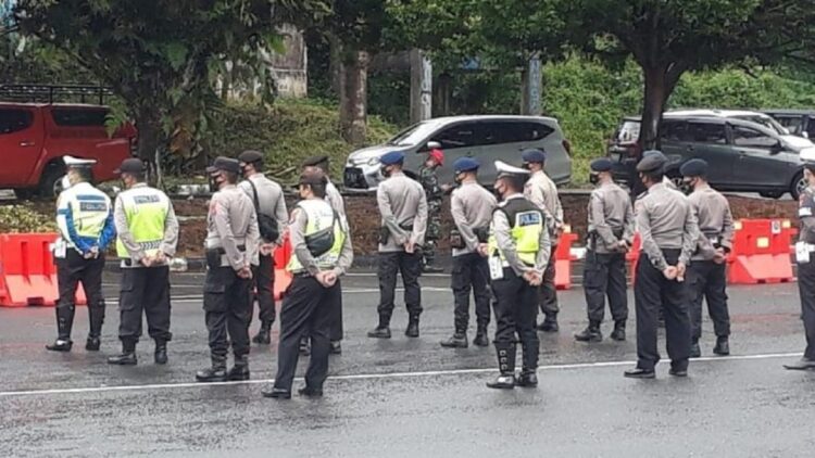 Apel personel pos penyekatan Padang Panjang.