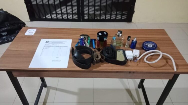 Razia Rutin, Seluruh Kamar Hunian Rutan Padang Disweeping 1 Hasil sweeping petugas Rutan Padang saat razia Sabtu malam.