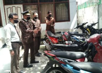 Belasan Motor Hasil Tilang Terparkir Berbulan-bulan di Kejari Payakumbuh, Punya Siapa Sih?