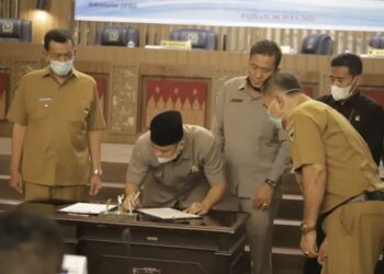 DPRD Pesisir Selatan Setujui Ranperda Pertanggungjawaban Pelaksanaan APBD 2020 jadi Perda