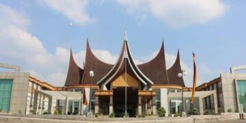 Wah! Ada Anggaran Rp1,4 Miliar untuk Pengadaan Mobnas Dua Pimpinan DPRD Dharmasraya 2 Kantor DPRD Dharmasraya. (dok. istimewa)