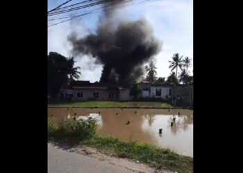 FLASH: Ada Kebakaran di Jalan Wak Ketok Padang