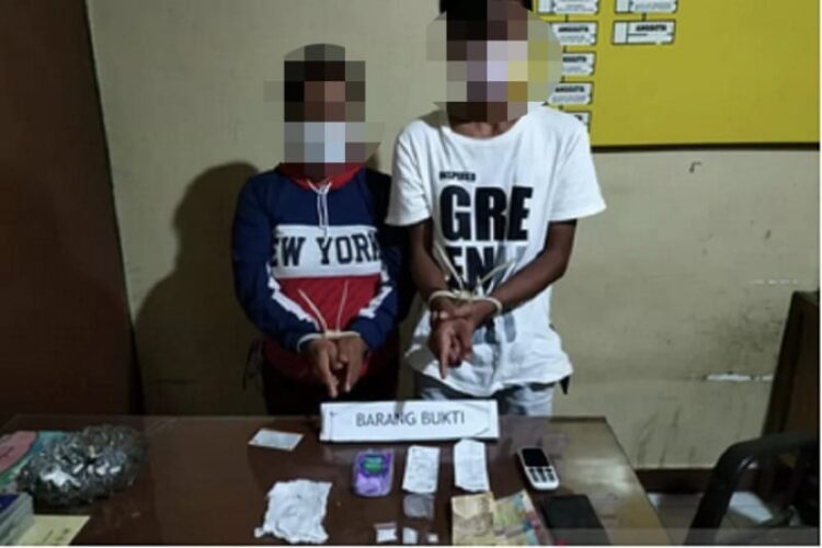 Dua pengedar sabu asal Kabupaten Padangpariama ditangkap oleh Polres Pariaman pada Kamis (15/7) sekitar pukul 20.00 WIB.