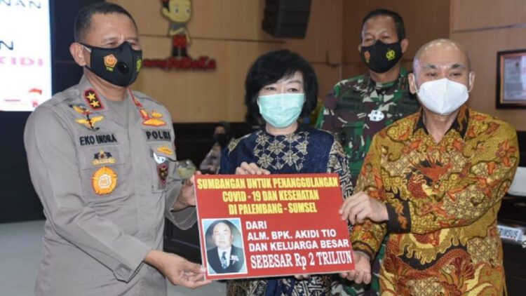 Mantap! Pengusaha Asal Aceh Beri Hibah Rp2 Triliun ke Polda Sumsel 1 Pengusaha asal Aceh beri bantuan Rp2 triliun untuk penanggulangan Covid-19.