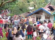 Pohon Tumbang Rusak 3 Rumah dan Lukai 1 Anak di Agam
