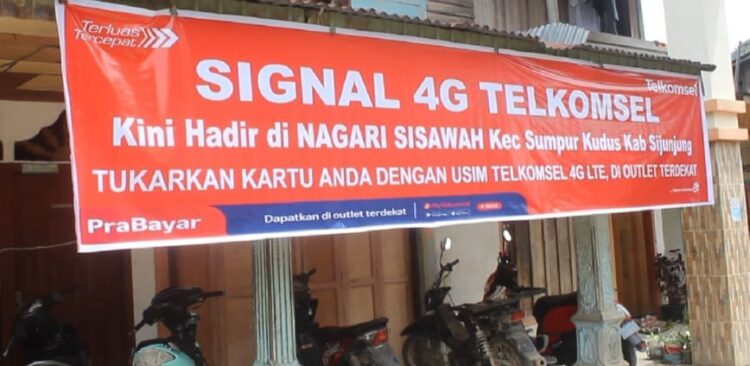Saat ini sinyal Telkomsel sudah masuk ke Nagari Sisawah, Sumpur Kudus, Sijunjung.