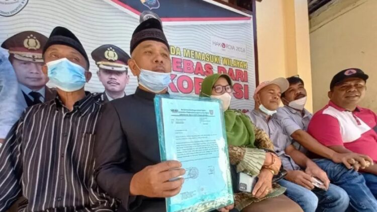 Tokoh adat Nagari Gaduik melaporkan pencaci Gubernur Sumbar.