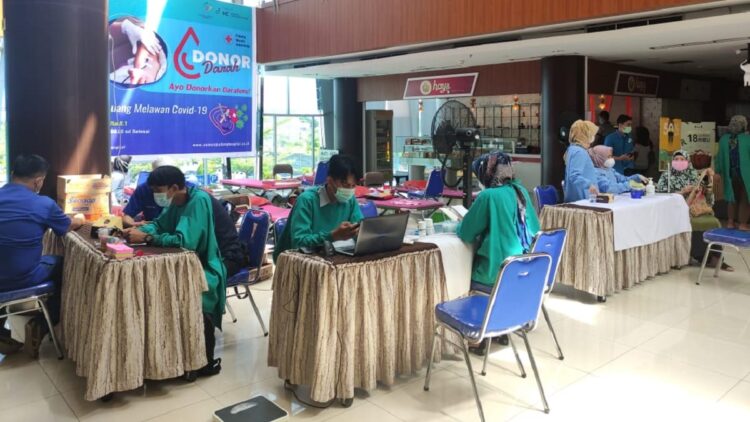 Bantu Stok Darah PMI, SPH Gelar Donor Darah di Peringatan HUT ke-8 1 Donor darah yang digelar di Semen Padang Hospital.