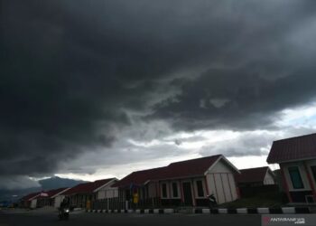 BMKG: Waspada Hujan Lebat dan Angin Kencang di Sumbar