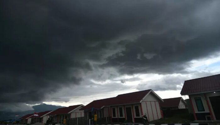 BMKG: Kota Padang Diperkirakan Berawan Tebal hingga Berkabut Hari Ini