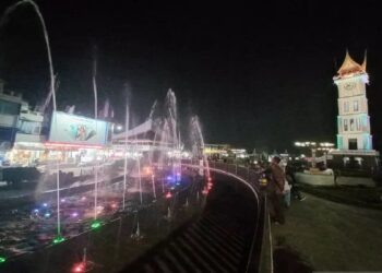 Taman Jam Gadang kembali Dibuka, Warga dan Wisatawan Tampak Antusias