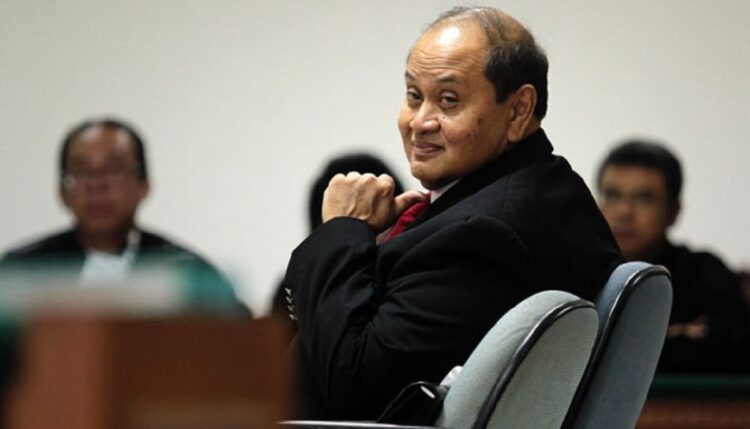 Eks Koruptor Jabat Komisaris BUMN, ICW: Emang Nggak Ada Calon yang Lebih Kredibel? 1 Tersangka kasus dugaan korupsi proyek pengadaan PLTU Tarahan Lampung, Izedrik Emir Moeis saat menjalani sidang beberapa tahun lalu. TEMPO/Eko Siswono Toyudho