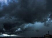 Prakiraan Cuaca BMKG, Gelombang Setinggi 4 Meter Berpeluang Terjadi di Kepulauan Mentawai