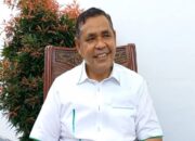 Tak Terima Dituduh Korupsi, Massa Wali Nagari Gantung Ciri Lempari Bupati Solok dengan Botol Mineral