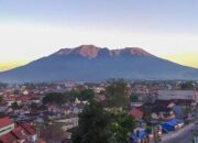 Jalur Pendakian Ditutup, Gunung Marapi Dilaporkan Erupsi